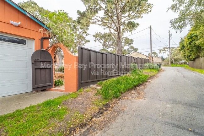 Building Photo - 940 14th St