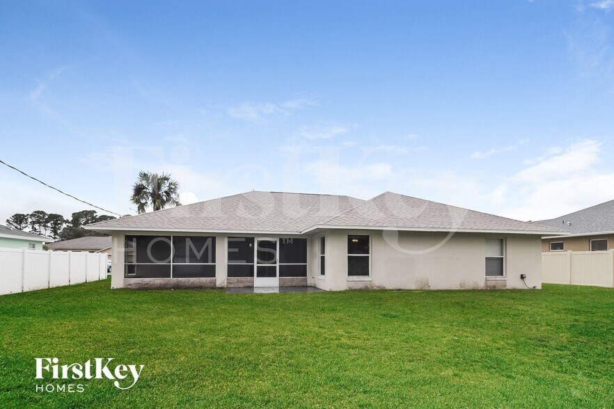 Building Photo - 471 Firestone St NE