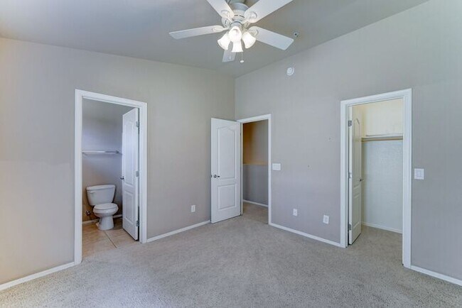 Building Photo - READY TO VIEW NOW! Beautiful Townhome in Great Location