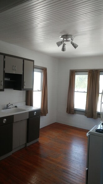 Kitchen - 7309 Coquina Way