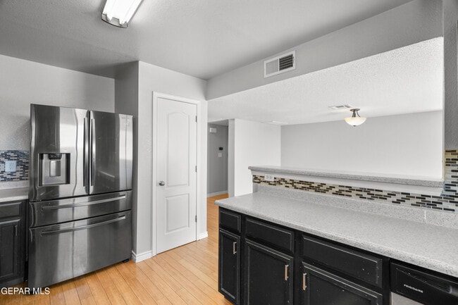 Building Photo - 14141 Tierra Leona Dr