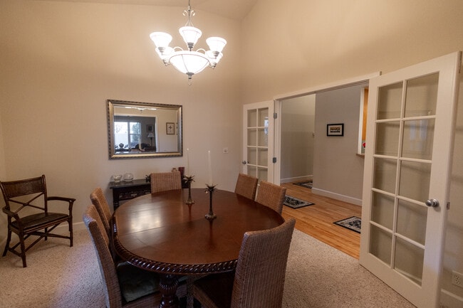 Building Photo - 2412 S Marypost Ave