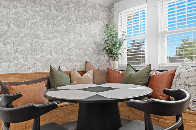 Building Photo - 221 Ardmore Dr