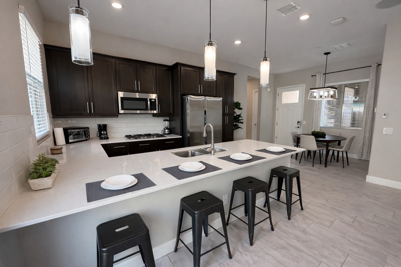 Building Photo - 2506 E Pleasant Ln