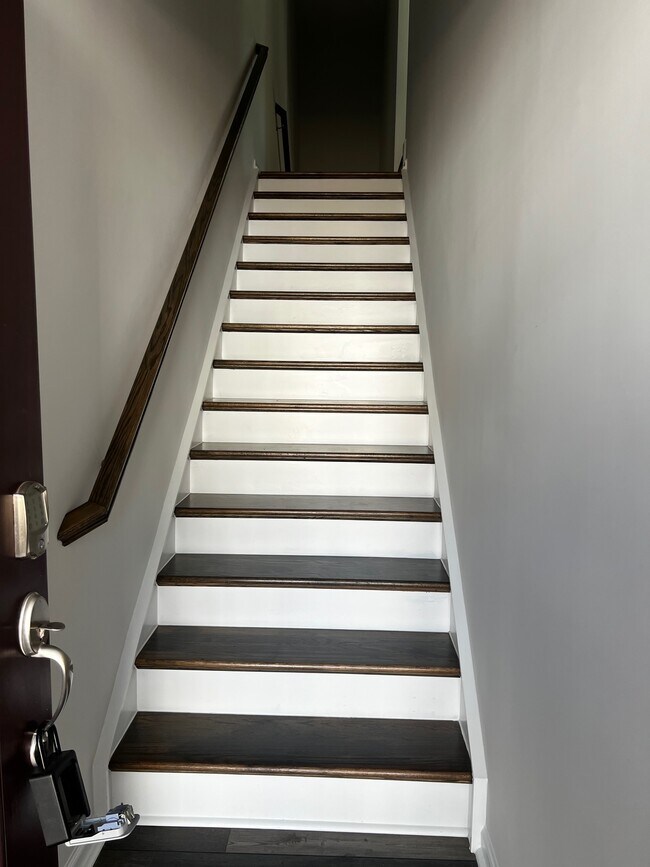 Building Photo - 1120 Crossvine Trl