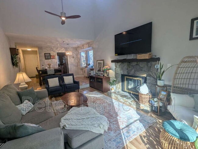 Building Photo - 5513 Kaplan Dr