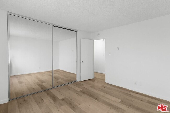 Building Photo - 1114 12th St