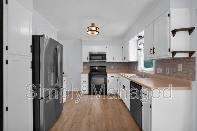 Building Photo - 7709 Scottsdale Dr