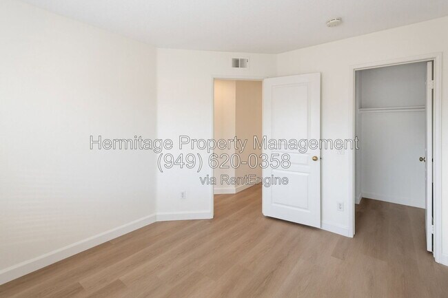 Building Photo - 51 Avanzare