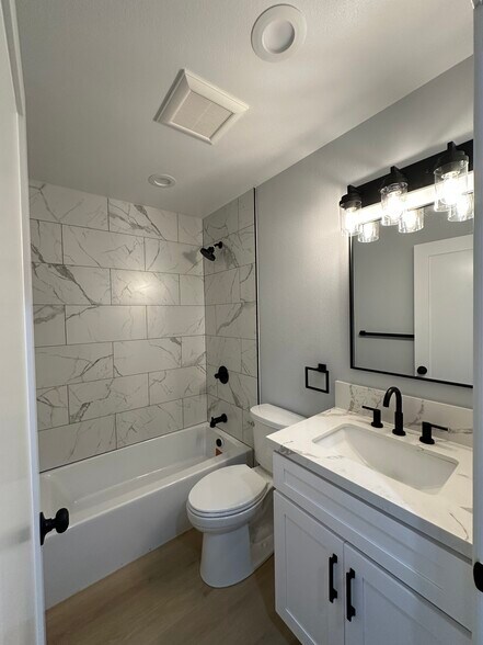 Building Photo - 826 Rose Ave