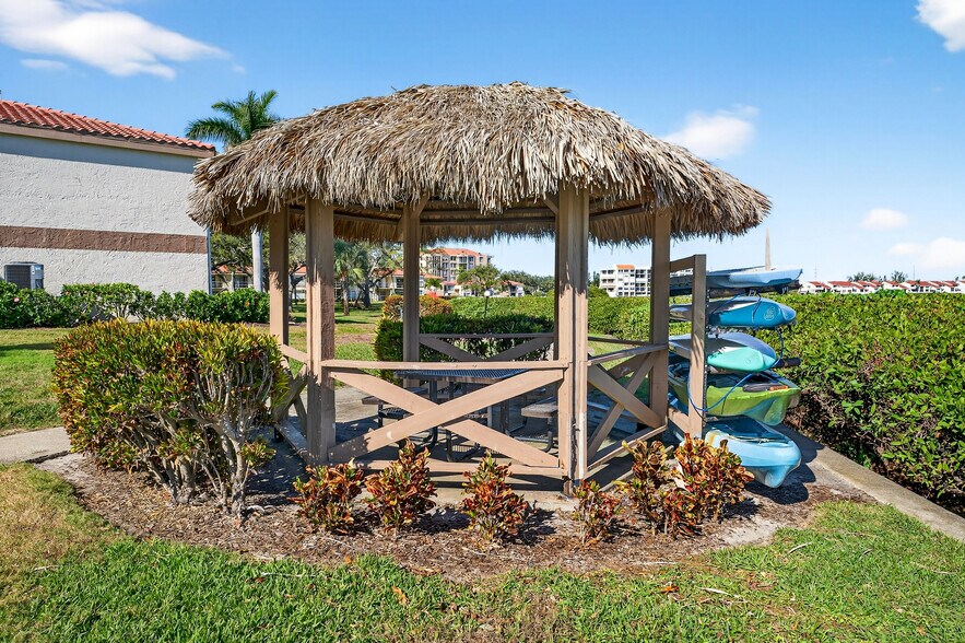 Building Photo - 6218 Palma del Mar Blvd S