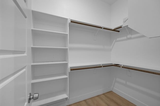 Building Photo - 5511 Black Pine Cir