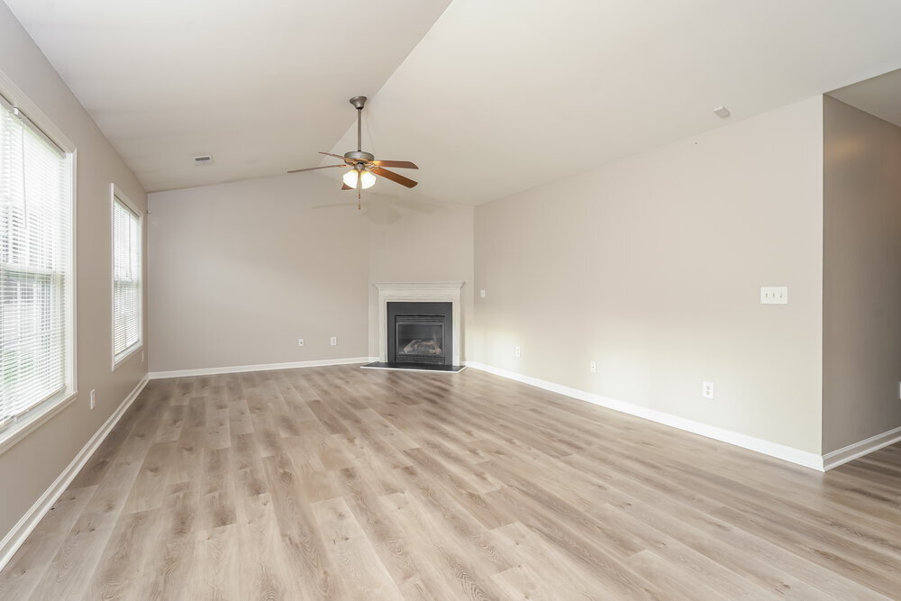 Building Photo - 4031 Village Park Ct