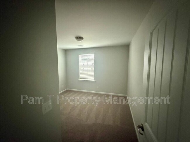 Building Photo - 103 Peabody St