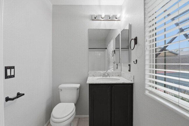 Building Photo - SW!!! Casita!!!! Single Story!!! 4 Bedrooms!!! Gated!!! End or Cut De Sac!!! Community green area...