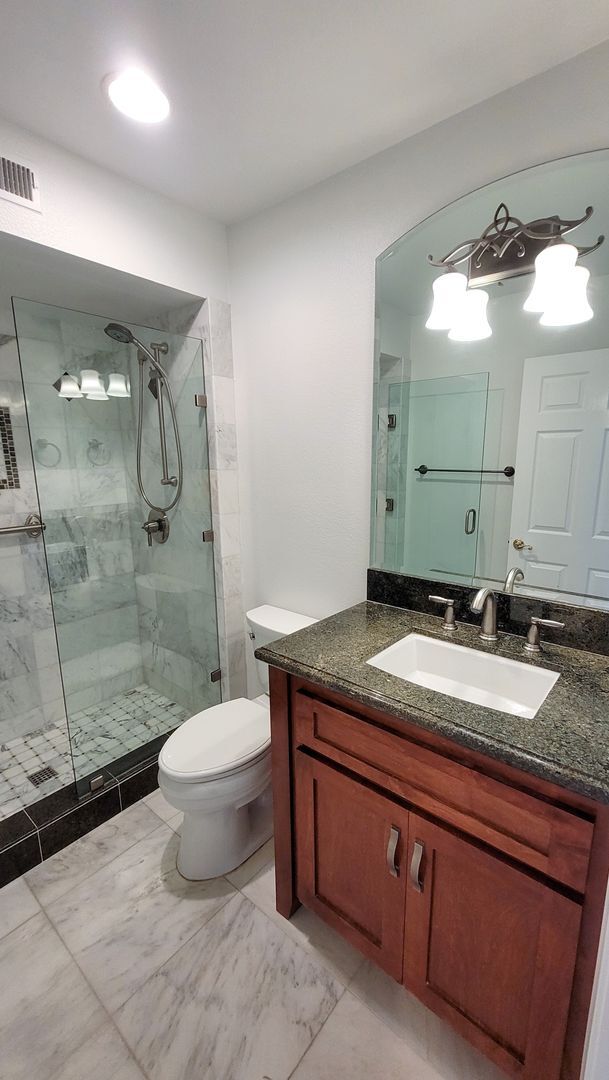 Building Photo - NOW AVAILABLE!! Gorgeous Two Story 3 Bedroom 3 Bath Perfect for Working From Home and Entertaining!