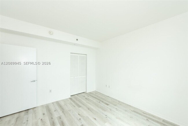 Building Photo - 951 Brickell Ave