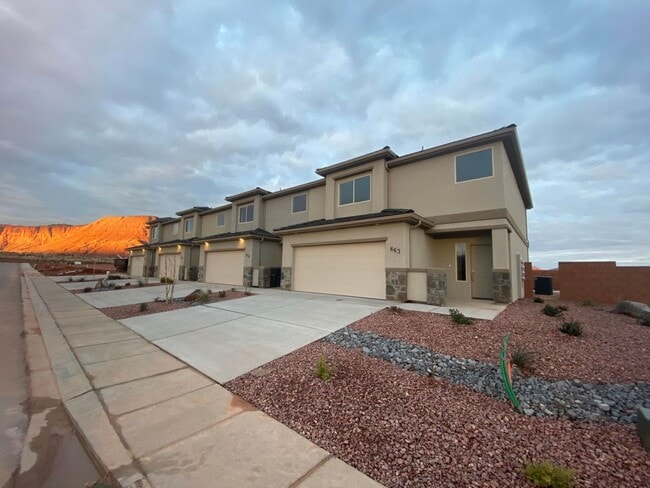 Building Photo - Wonderful 3 Bedroom Townhome. Water, sewer and garbage included.