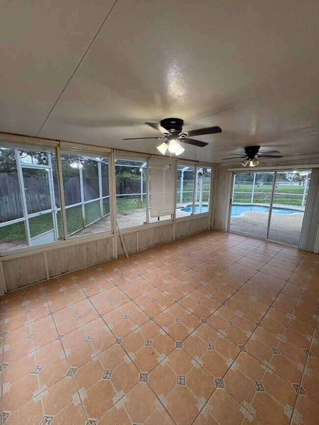Building Photo - 436 Mango Cir