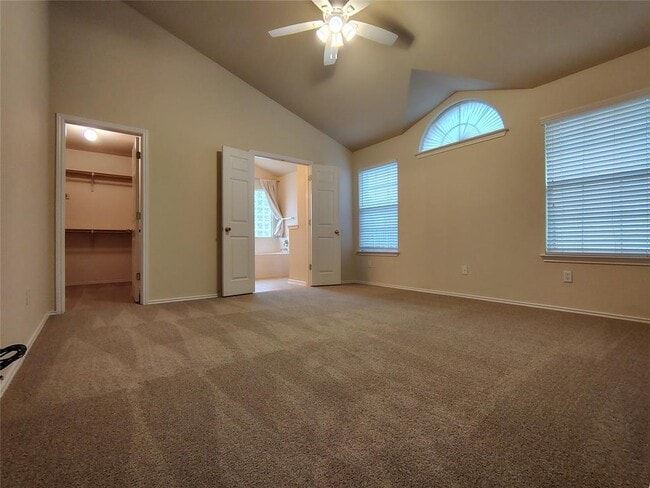 Building Photo - 3109 Lynnbrook Dr