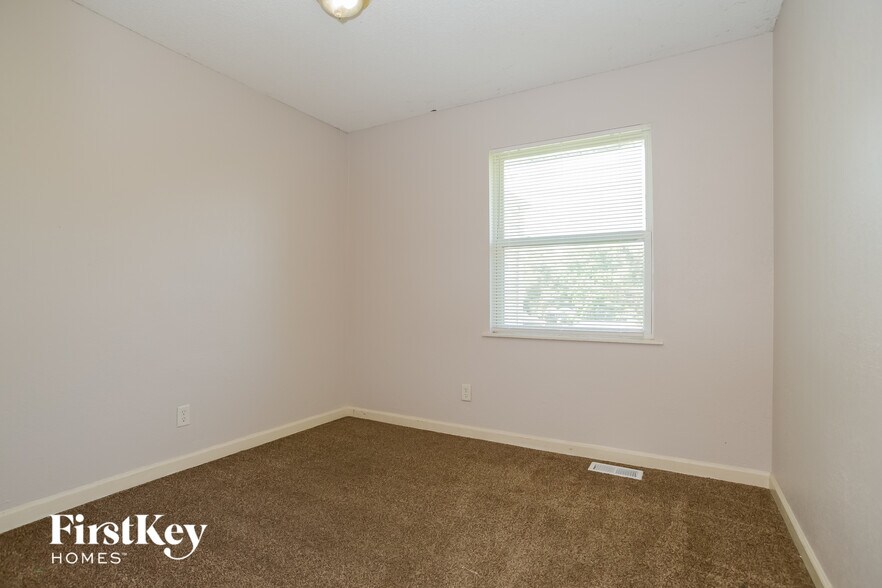 Building Photo - 4310 Ditzler Ave