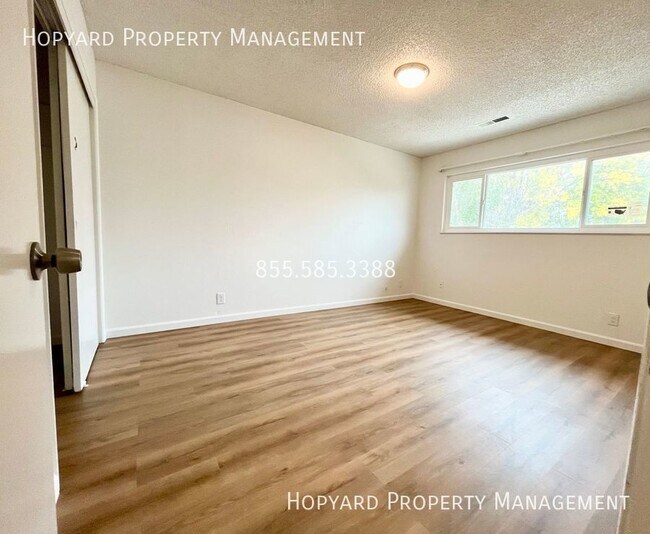 Building Photo - 1073 Kottinger Dr