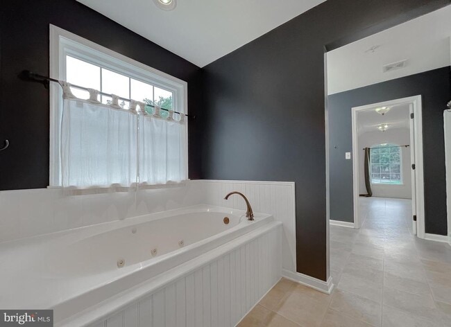 Building Photo - 46230 Sylvan Ct