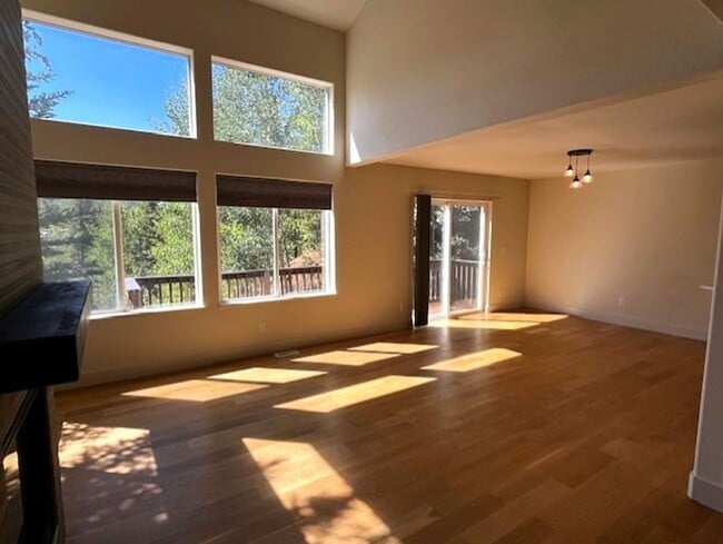 Building Photo - 55 Salt Lick Pl