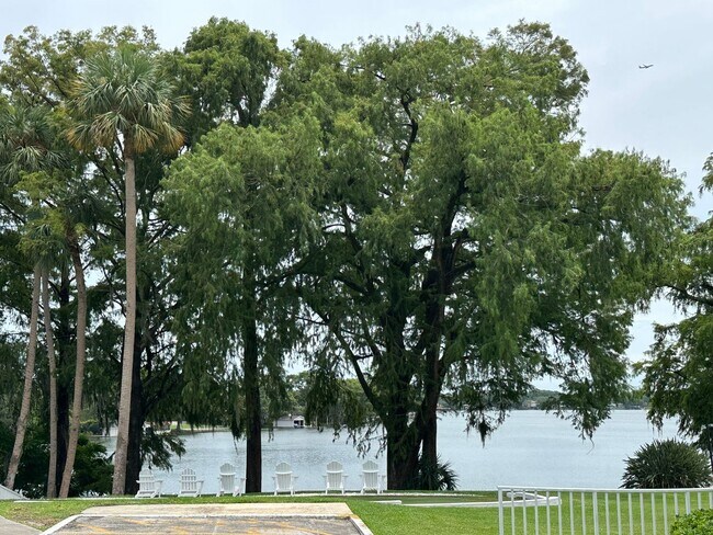Building Photo - Renovated 2 Bed, 2 Bath Condo in Lakeside Community of Lake Maitland Terrace!!