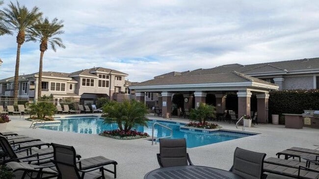 Building Photo - 15221 N Clubgate Dr