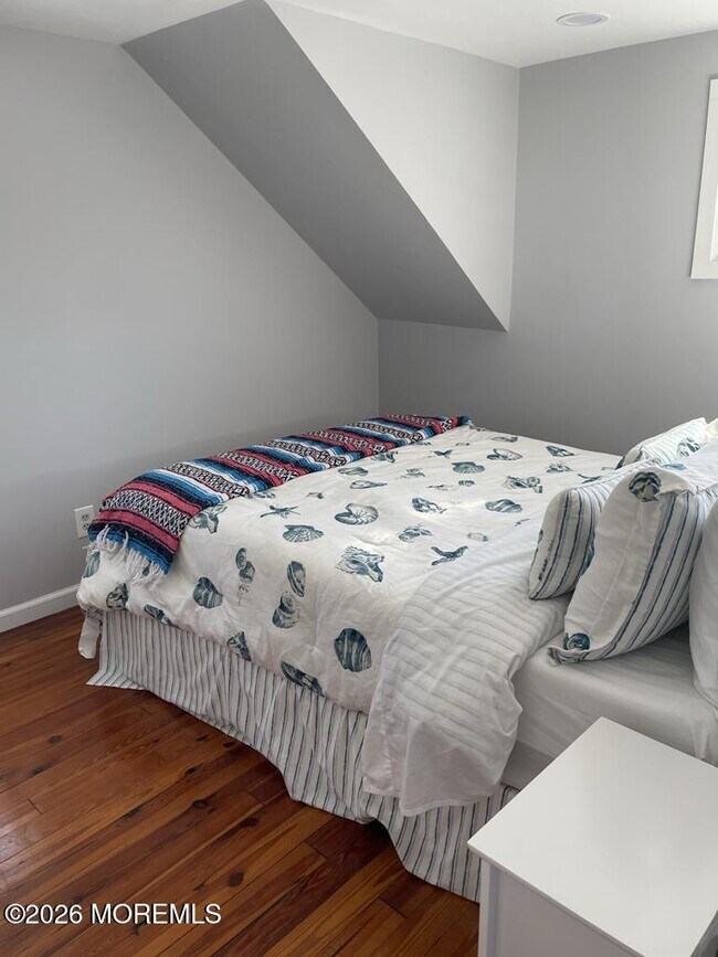 Building Photo - 1704 Boulevard