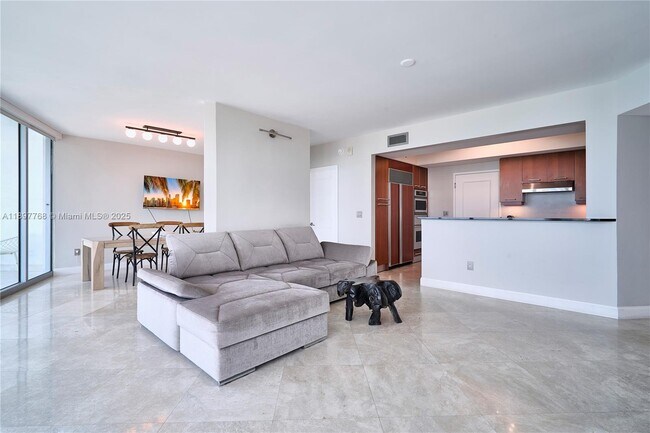 Building Photo - 3101 S Ocean Dr