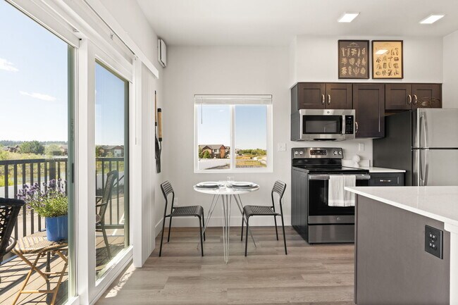 Building Photo - Fairways Apartments