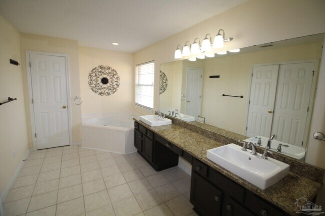 Building Photo - 5027 Terra Lake Cir