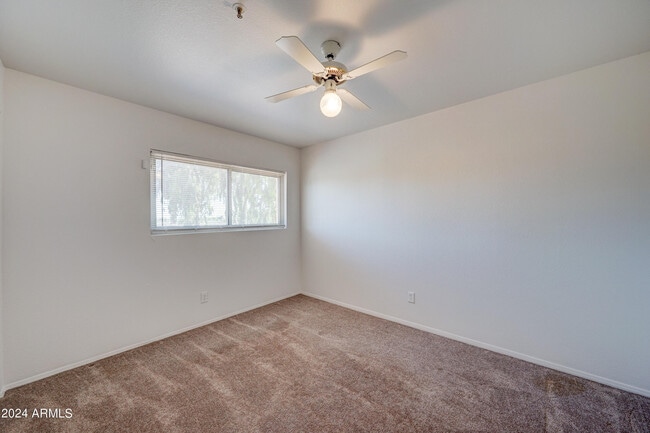 Building Photo - 8804 E Charter Oak Dr