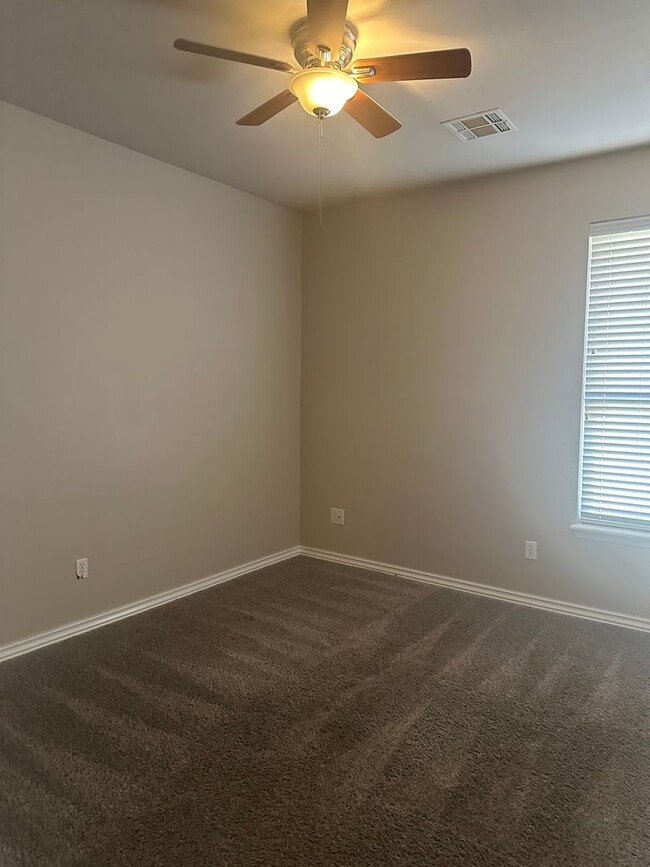 Building Photo - Home in Gated Community also In Deer Creek Schools