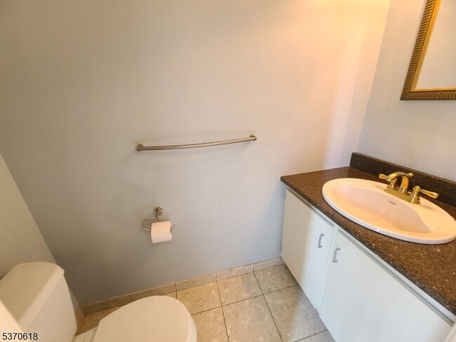 Building Photo - 3705 Pinhorn Dr