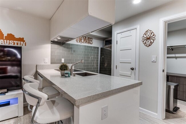 Building Photo - 3110 Red River St