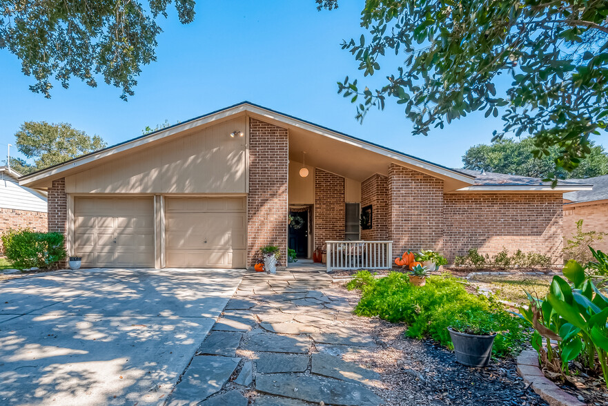 Building Photo - 615 Park Grove Ln