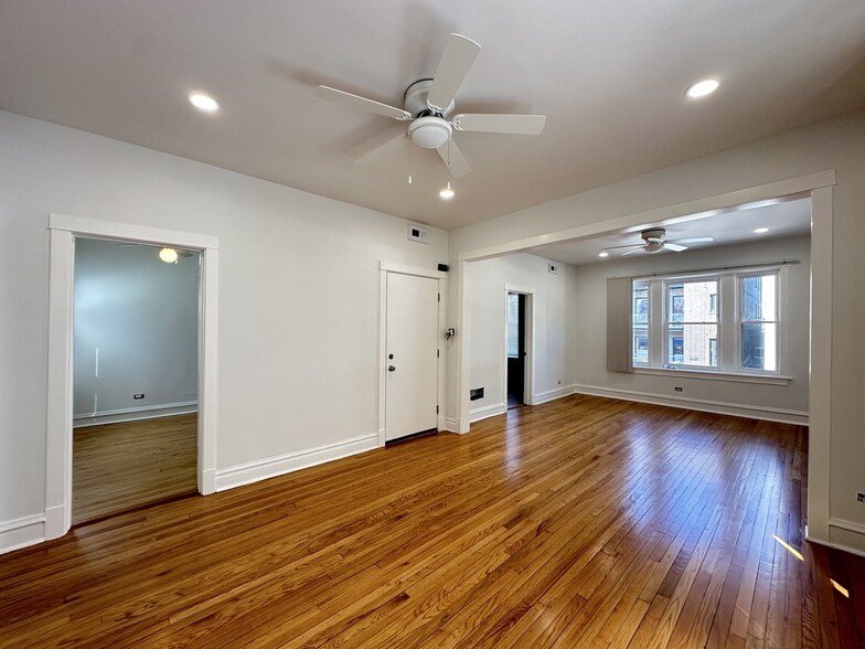 Building Photo - 3713 W Belmont Ave
