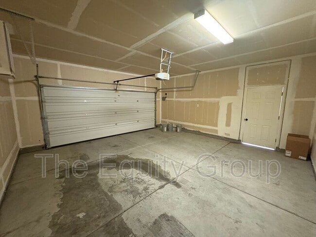 Building Photo - 1424 N Oliveto Ct