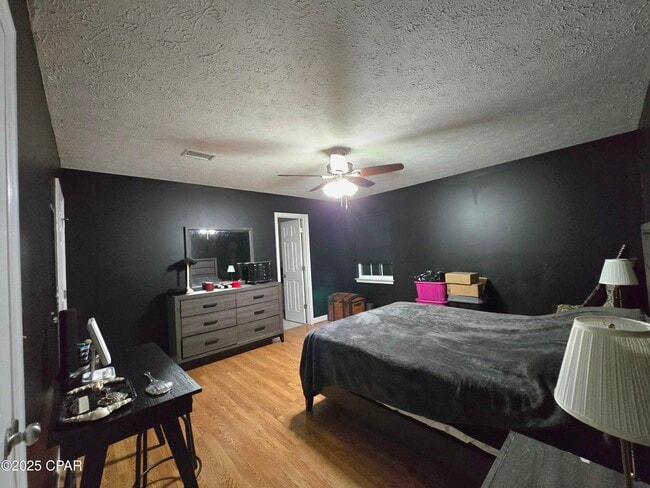 Building Photo - 5430 Olympia Dr
