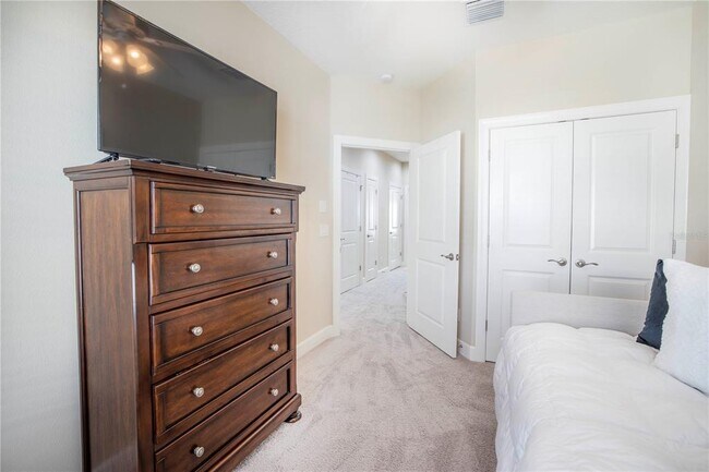 Building Photo - 6036 Anchorage Way S