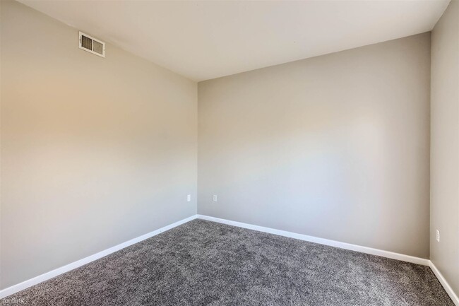 Building Photo - 3 br, 2 bath Condo - 8690 Decatur Street 207