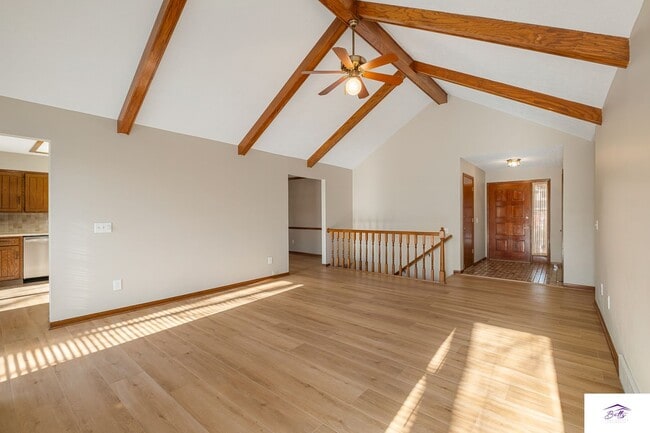 Building Photo - AVAILABLE NOW!