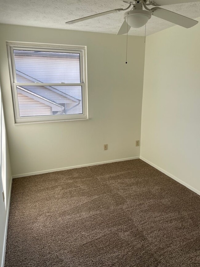 Building Photo - Large, Quiet Home In Englewood (Union) - N...