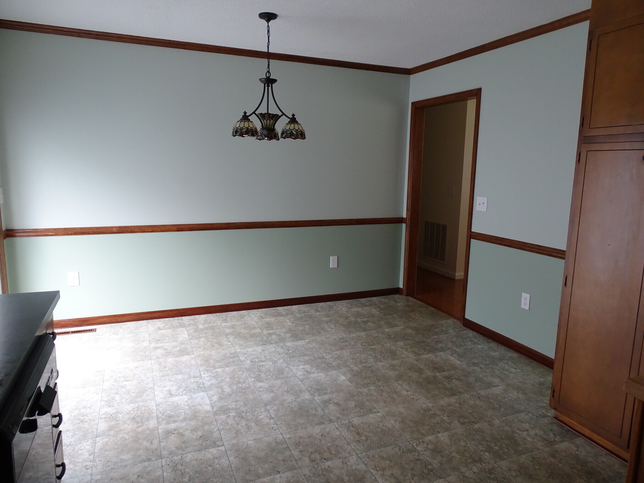Building Photo - 5694 Claridge Dr