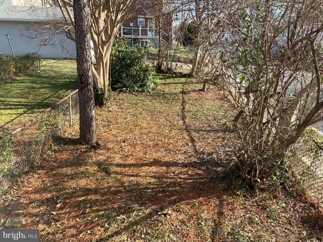 Building Photo - 254 Cedar Ave