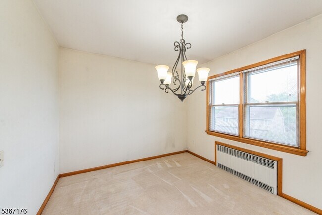 Building Photo - 3 Greenridge Dr
