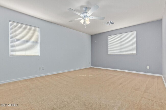 Building Photo - Beautiful 5 bedroom, 3 bathroom home in Surprise AZ